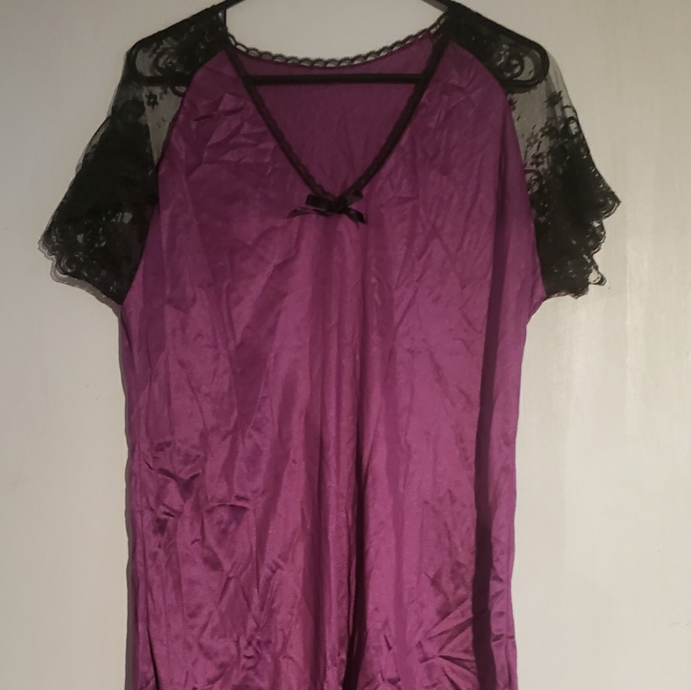 Silly Purple Night Gown with Lace Sleeve